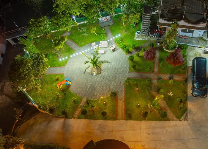 Green Yard Hotel